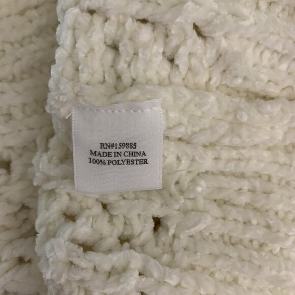 Hello Nite Cream Chenille Cable Knit Oversized V Neck Pullover Sweater Medium - Picture 4 of 4